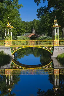 Images Dated 28th November 2011: Russia, St. Petersburg, Pushkin-Tsarskoye Selo, bridge by the Chinese Pavillion