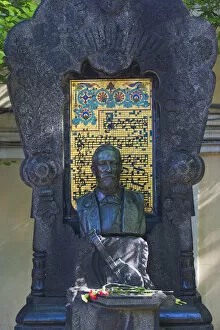 Images Dated 28th November 2011: Russia, St. Petersburg, Vosstaniya, Tikhvin Cemetery, grave of Alexander Borodin