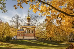 Golden Gallery: Russian church in the spa gardens of Bad Homburg vor der Hoehe, Taunus, Hesse, Germany