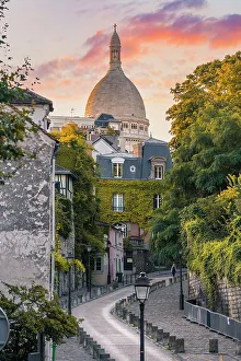 Sacre Coeur Prints: Sacre Couer and Montmartre, Paris, Ile de France, France
