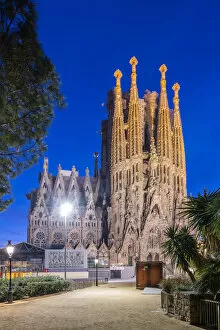 Images Dated 4th February 2021: Sagrada Familia basilica church, night view of Nativity facade, Barcelona, Catalonia