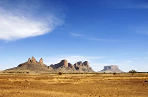 Sahara Desert Gallery: The Sahara desert mountains near Hombori. Mali, West Africa