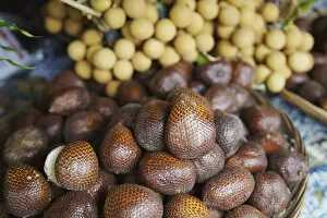 Images Dated 30th September 2011: Salak fruit at market, Solo, Java, Indonesia