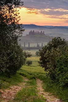 Images Dated 9th September 2016: San Quirico d Orcia, Orcia Valley, Siena province, Tuscany, Italy