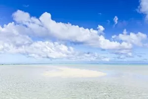 Images Dated 8th June 2015: Sand bank in Aitutaki lagoon, Cook Islands