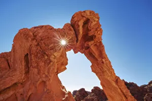 Nevada Collection: Sand stone structures Elephant Rock in Valley of Fire - USA, Nevada, Clark