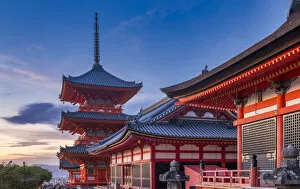 Kansai Collection: Sanjunoto pagoda of Kiyomizu-dera Temple, Higashiyama, Kyoto, Japan