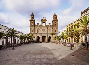 Images Dated 3rd June 2021: Santa Ana Cathedral, Plaza de Santa Ana, Las Palmas de Gran Canaria, Gran Canaria