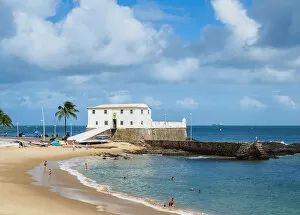 Images Dated 8th November 2017: Santa Maria Fort and Porto da Barra Beach, Salvador, State of Bahia, Brazil