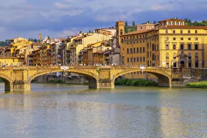 Images Dated 18th July 2018: Santa Trinita Bridge, Florence, Tuscany, Italy, Europe