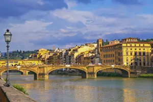 Images Dated 18th July 2018: Santa Trinita Bridge, Florence, Tuscany, Italy, Europe