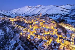 Tourist Destination Prints: Santo Stefano di Sessanio covered with snow