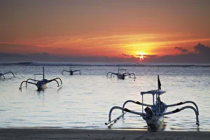 Images Dated 19th September 2011: Sanur beach at dawn, Bali, Indonesia