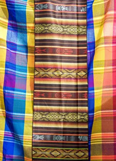Images Dated 9th October 2018: Saturday Handicraft Market, Plaza de los Ponchos, Otavalo, Imbabura Province, Ecuador