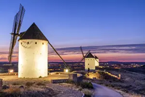 Scenic sunset view over the old Spanish windmills in Alcazar de San Juan