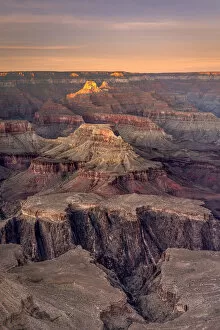 Images Dated 7th January 2020: Scenic view of Grand Canyon at sunset, Hopi Point, Grand Canyon National Park, Arizona