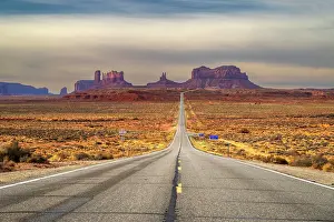 Drive Prints: Scenic view of Monument Valley from Forrest Gump Point along US Highway 163