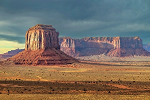 Butte Prints: Scenic view over Monument Valley Navajo Tribal Park, Utah-Arizona, USA