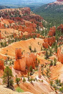 Scenic view of rock formations from Queens Garden Trail, Bryce Canyon National Park, Utah, USA