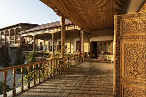 Images Dated 19th December 2017: 'Schastivaya ptitsa' (Happy Bird) Art Gallery, housed in a historical building of a wooden