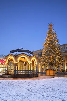 Schlossplatz Prints: Schlossplatz (Castle Square ) at dawn, Stuttgart, Baden-WAorttemberg, Germany