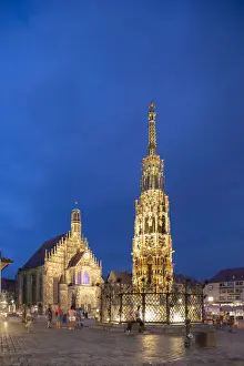 Schoner Brunnen fountain and Frauenkirche in Main Market Square at dusk, Nuremberg