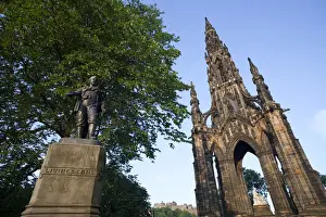 Sir Walter Scott Prints: Scotland, Edinburgh, David Livingstone Monument and Scott Monument