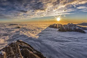Images Dated 31st January 2020: A sea of fog over the city of Lecco, Coltignone Mount, Piani Resinelli, Lecco province