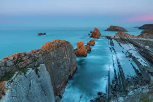 Images Dated 24th February 2023: Seascape of Los Urros in the cantabrian sea of Costa Quebrada at sunset