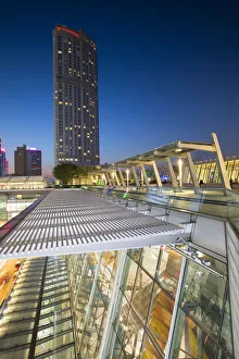 Luxurious Gallery: Four Seasons Hotel and International Finance Centre mall, Central, Hong Kong, China