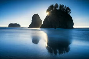 Pacific Ocean Collection: Second Beach at Sunset, Olympic National Park, Washington, USA