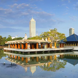 Images Dated 10th June 2019: Seema Malakaya on Bere Lake, Colombo, Sri Lanka