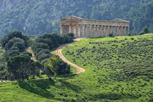Images Dated 9th May 2016: Segesta Temple, Segesta, Sicily