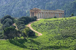 Images Dated 9th May 2016: Segesta Temple, Segesta, Sicily