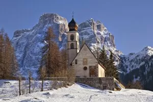 Images Dated 30th December 2012: Selva di Cadore, Veneto, Italy. The church of Santa Fosca is located in the homonymous