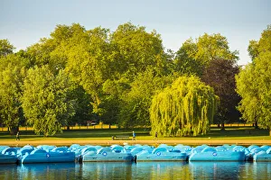 Images Dated 18th May 2018: The Serpentine, Hyde Park, London, England, UK