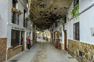 Images Dated 18th November 2022: Setenil de las Bodegas, Cadiz Province, Andalusia, Spain