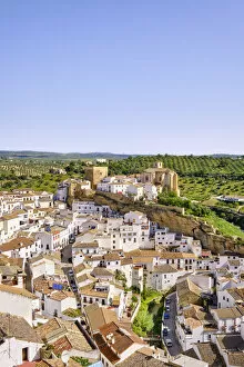 Images Dated 27th May 2022: Setenil de las Bodegas with the medieval castle and the church at the hilltop, Andalucia. Spain