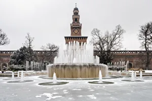 Parc Prints: Sforza Castle with snow. Milan, Lombardy, Italy