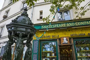 Images Dated 26th May 2017: Shakespeare and Company bookshop, Paris, France