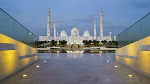 Images Dated 4th July 2017: Sheikh Zayed Bin Sultan Al Nahyan Mosque, Abu Dhabi, United Arab Emirates, UAE