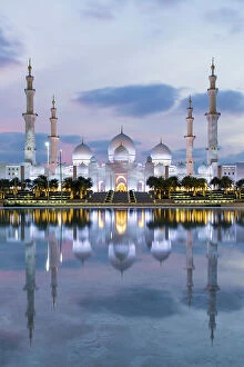Images Dated 5th June 2023: Sheikh Zayed Bin Sultan Al Nahyan Mosque, Abu Dhabi, United Arab Emirates, UAE