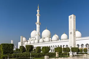 Images Dated 1st February 2017: Sheikh Zayed Mosque, Abu Dhabi, United Arab Emirates