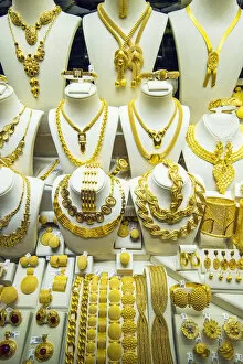 Images Dated 23rd June 2015: Shop window with jewellers and gold bracelets, Grand Bazaar, Istanbul, Turkey