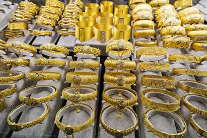 Shop window with jewellers and gold bracelets, Grand Bazaar, Istanbul, Turkey
