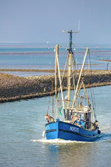 Fishing Town Prints: Shrimp boats at the harbor entrance of Norddeich