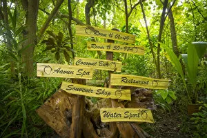 Images Dated 6th February 2017: Signpost on a resort island in the South Male Atoll, Maldives