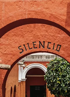 Images Dated 8th November 2017: Silent Patio, Santa Catalina Monastery, Arequipa, Peru