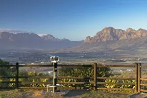 Images Dated 26th July 2017: Simonsberg Mountain from viewing platform, Paarl, Western Cape, South Africa