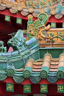 Images Dated 28th April 2011: Singapore, Chinatown, Kwan Im Buddhist Temple